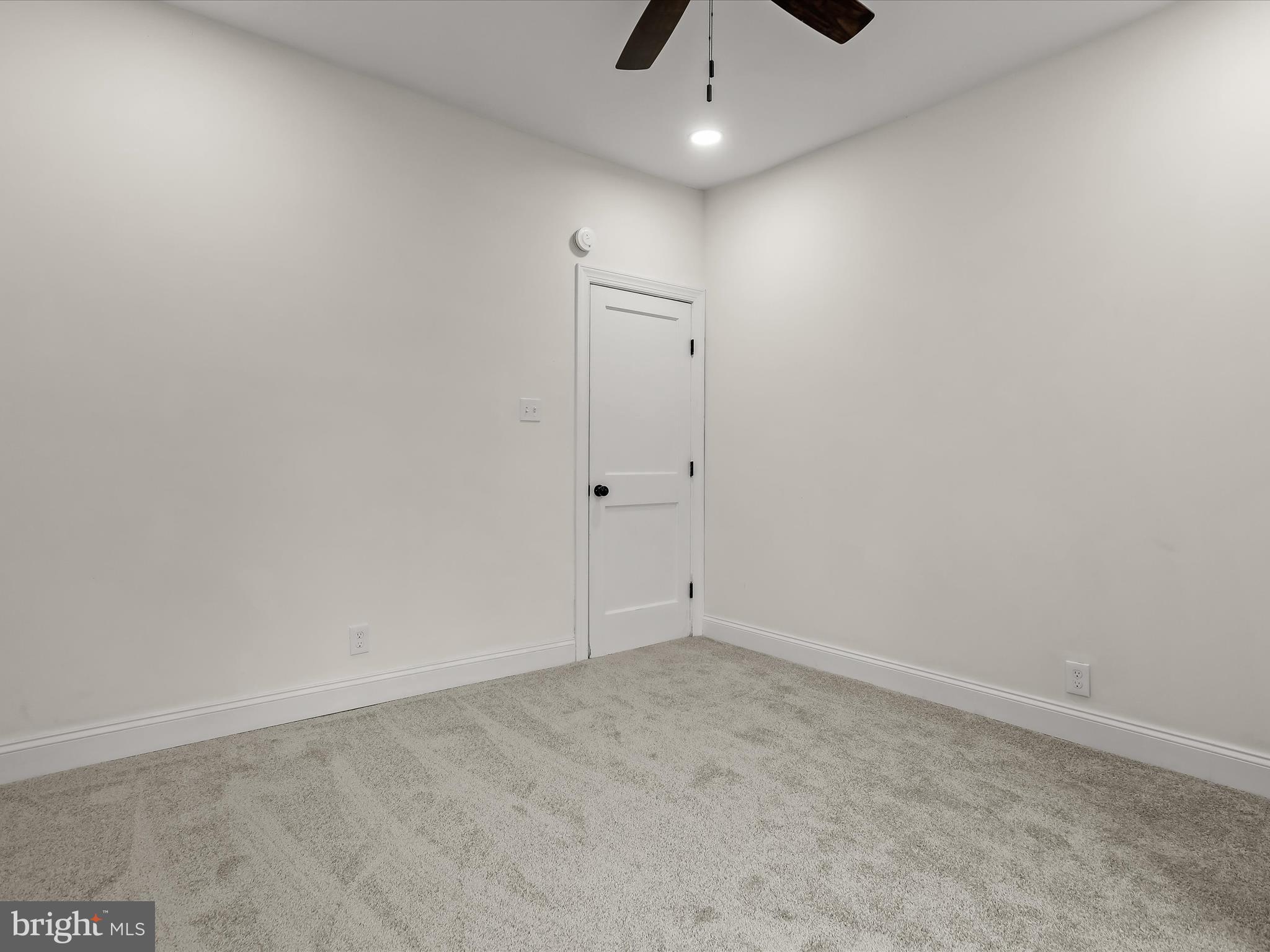 732 Edgewood Street Baltimore, MD 21229 - Photo 28 of 41 an empty room with fan