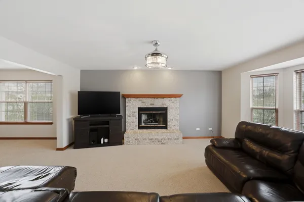 $549,999 | 2300 Wesmere Lakes Drive, Plainfield, IL 60586