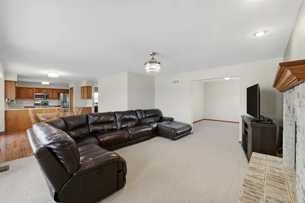 $549,999 | 2300 Wesmere Lakes Drive, Plainfield, IL 60586
