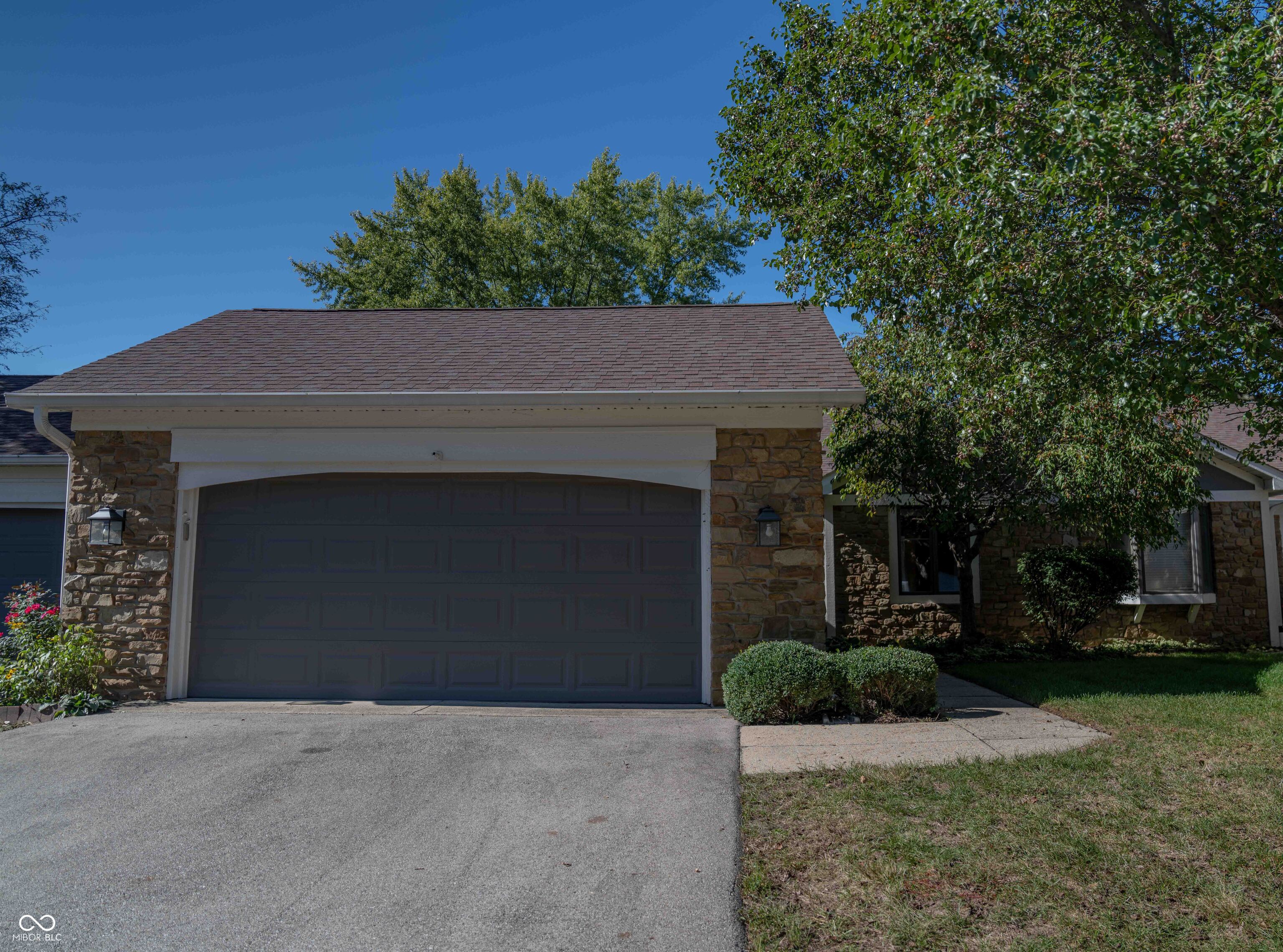7432 Longleat Road Indianapolis, IN 46240 - Photo 1 of 28 Gallery Image 1