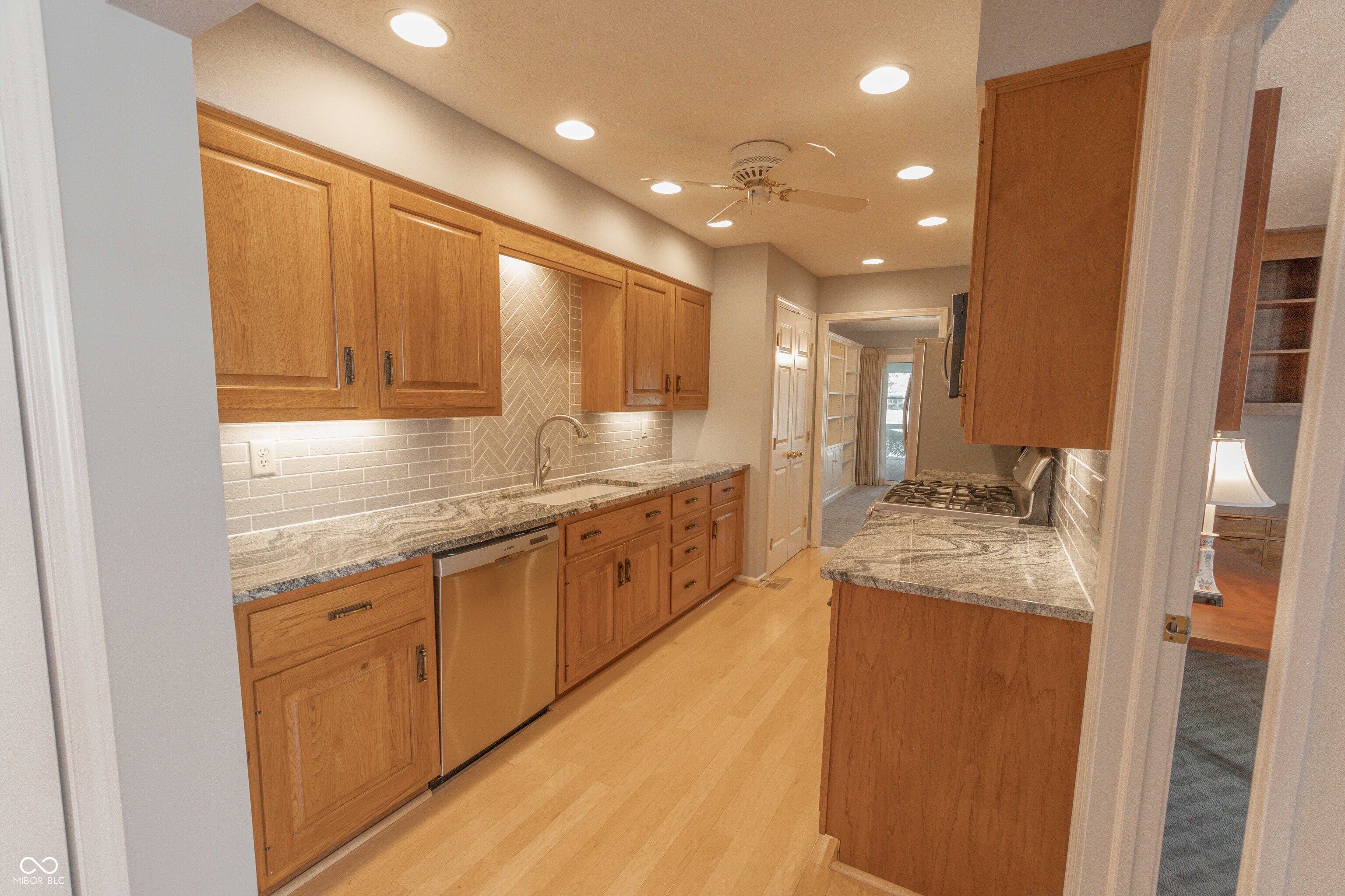 7432 Longleat Road Indianapolis, IN 46240 - Photo 18 of 28 Gallery Image 18