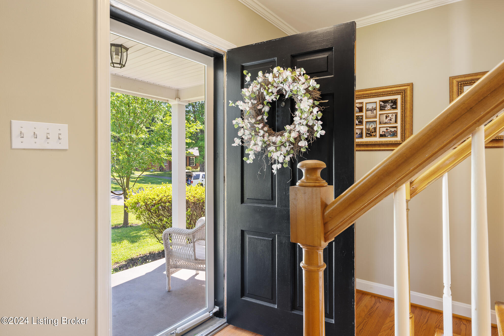708 Indian Ridge Road Louisville, KY 40207 - Photo 6 of 53 Front Entry