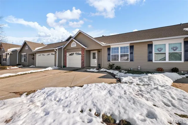 $235,000 | 1248 Shirley Ridge Drive, Unit 7C, St. Charles, MO 63304