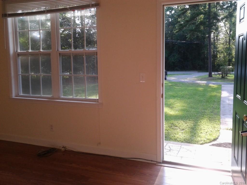 3113 James Road Charlotte, NC 28215 - Photo 5 of 13 Gallery Image 5