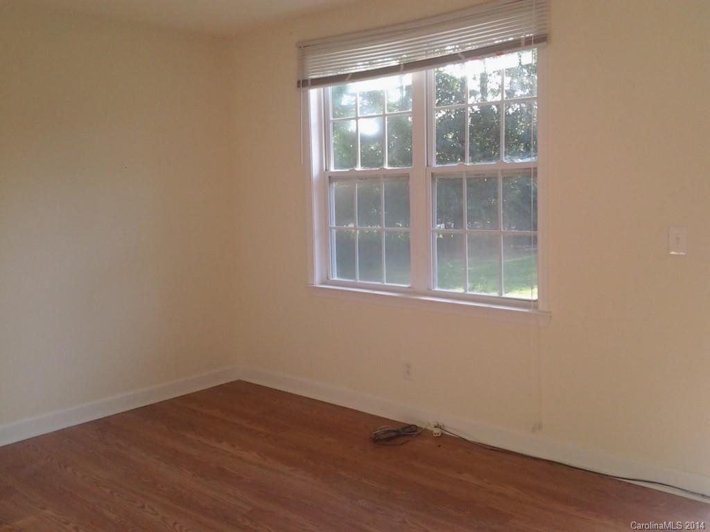 3113 James Road Charlotte, NC 28215 - Photo 6 of 13 Gallery Image 6