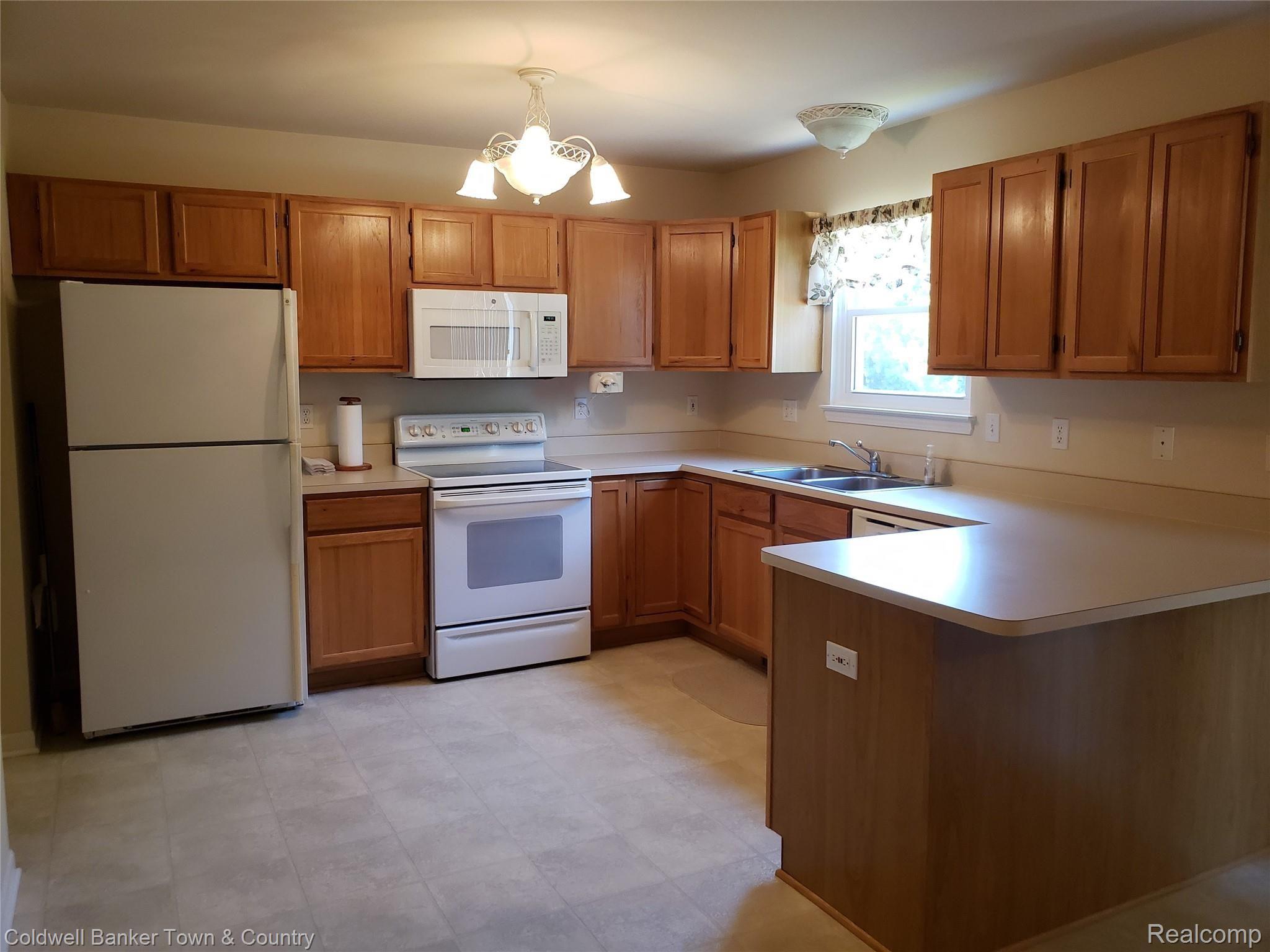 10879 Antcliff Road Byron, MI 48418 - Photo 2 of 14 Open Kitchen