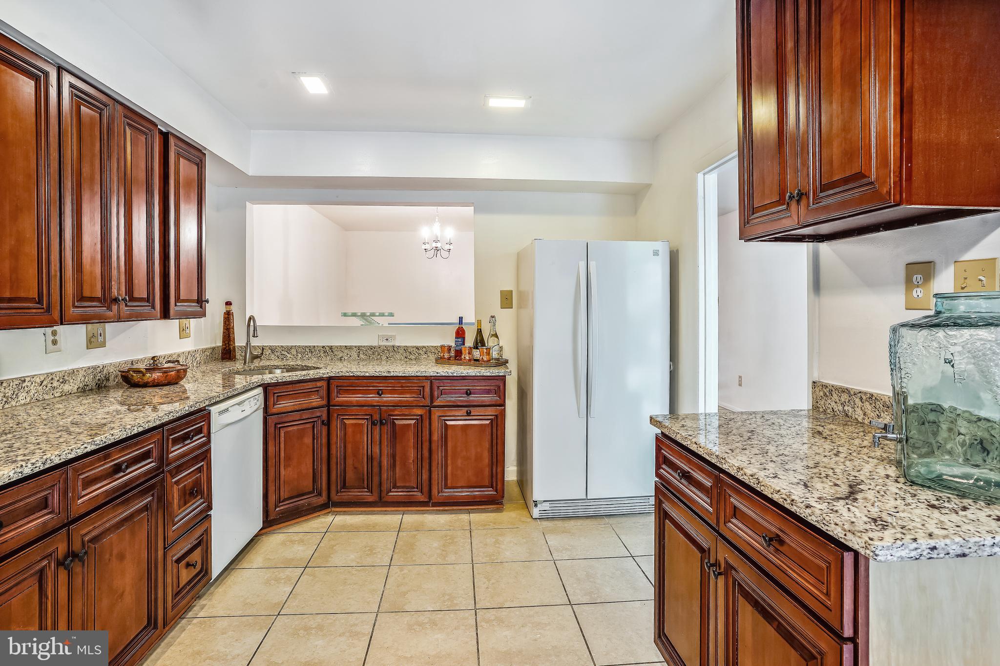 11602 Newbridge Ct Updated Kitchen