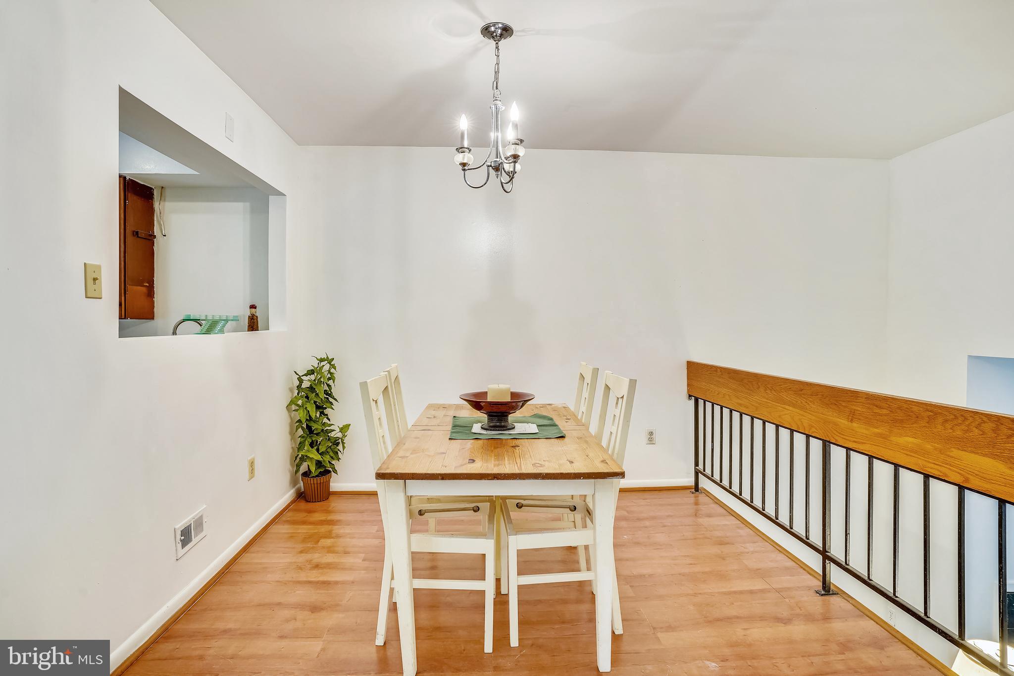 11602 Newbridge Ct Dining Area