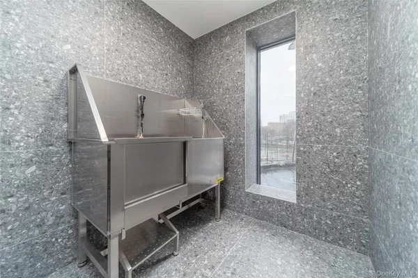 a view of livingroom with furniture