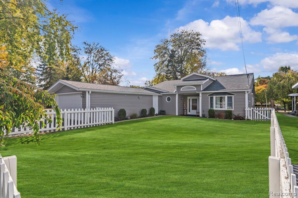11026 Colony Road Pinckney, MI 48169 - Photo 1 of 40 Gallery Image 1