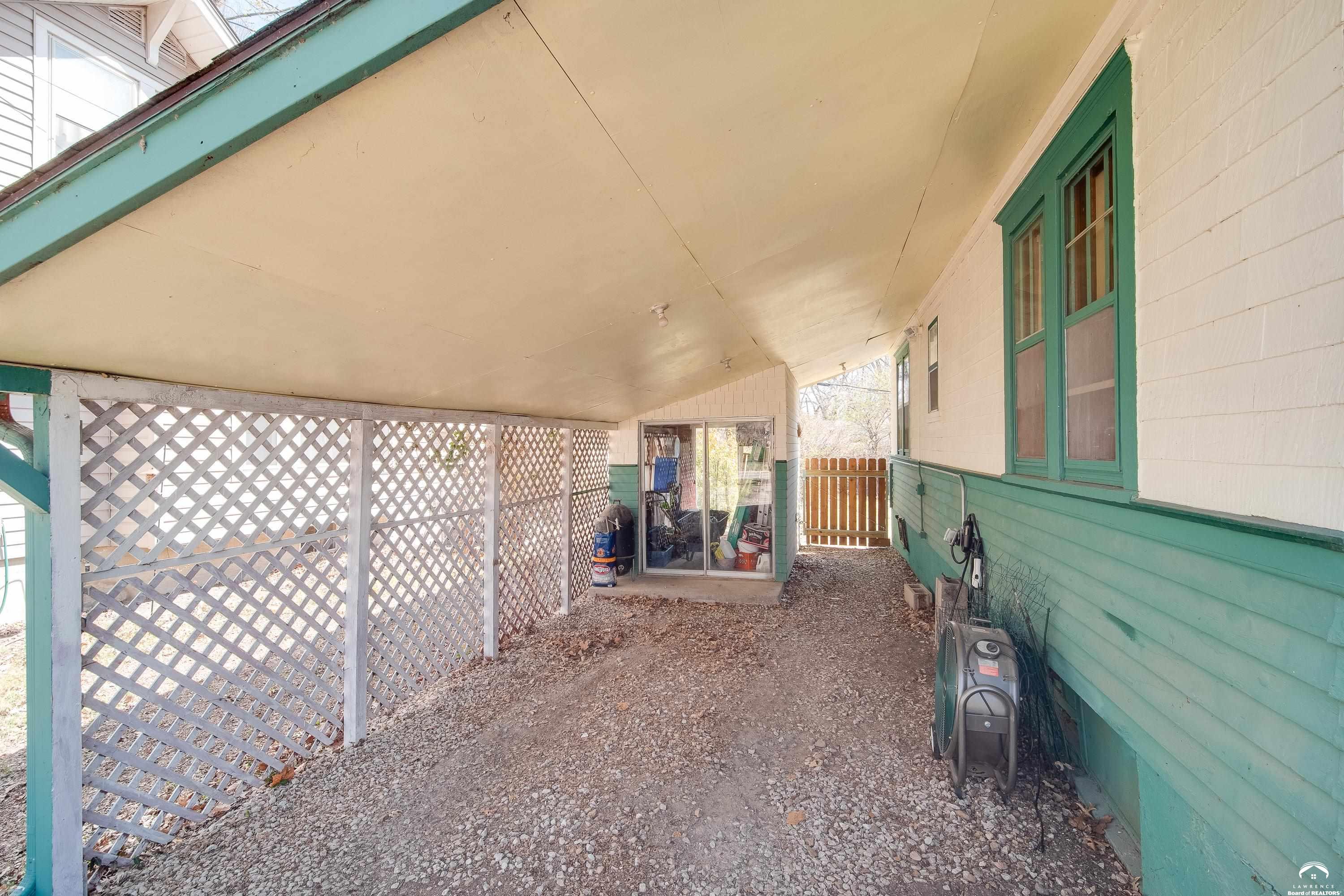 1644 Barker Avenue Lawrence, KS 66044 - Photo 26 of 37