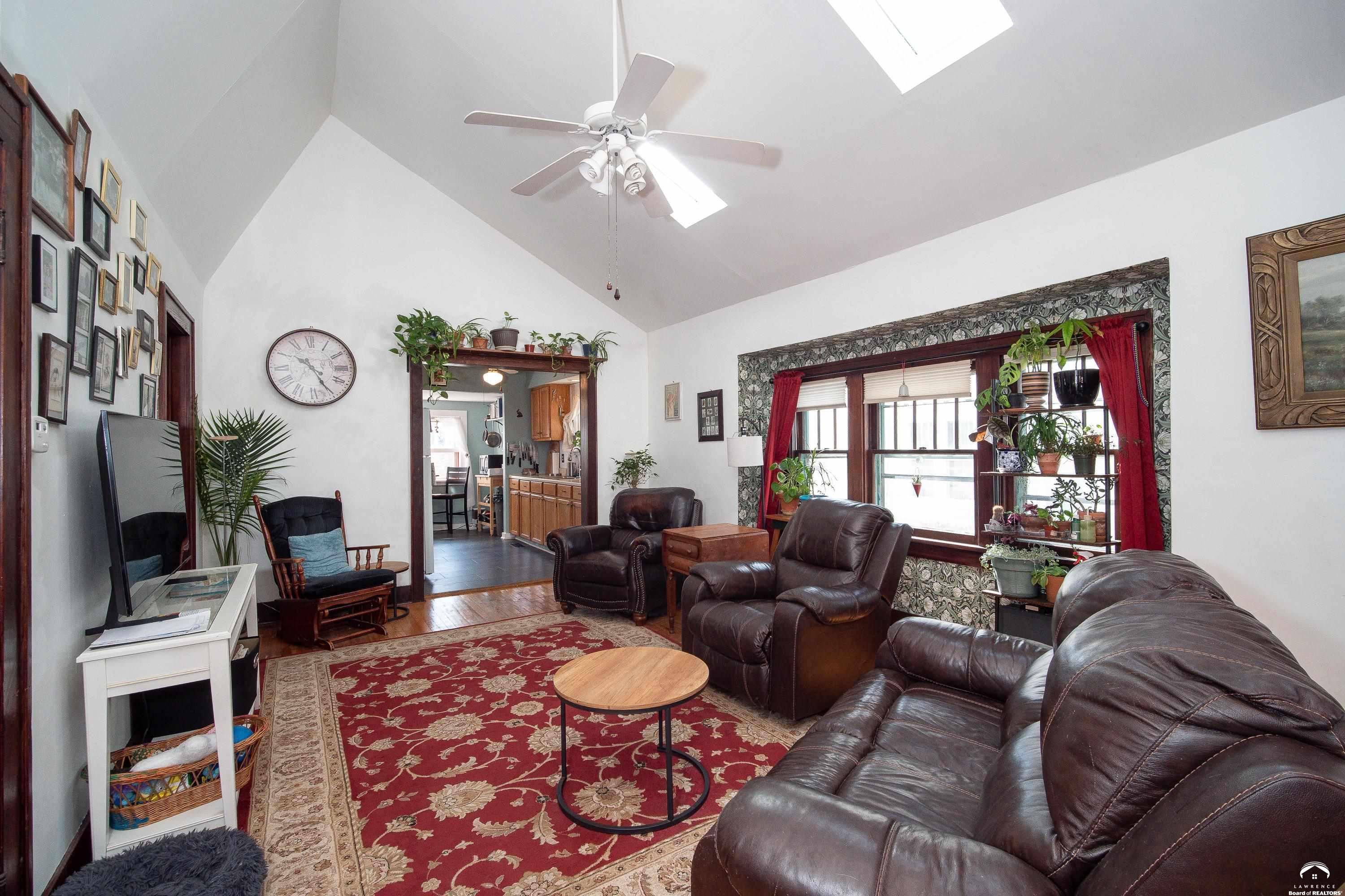 1644 Barker Avenue Lawrence, KS 66044 - Photo 7 of 37
