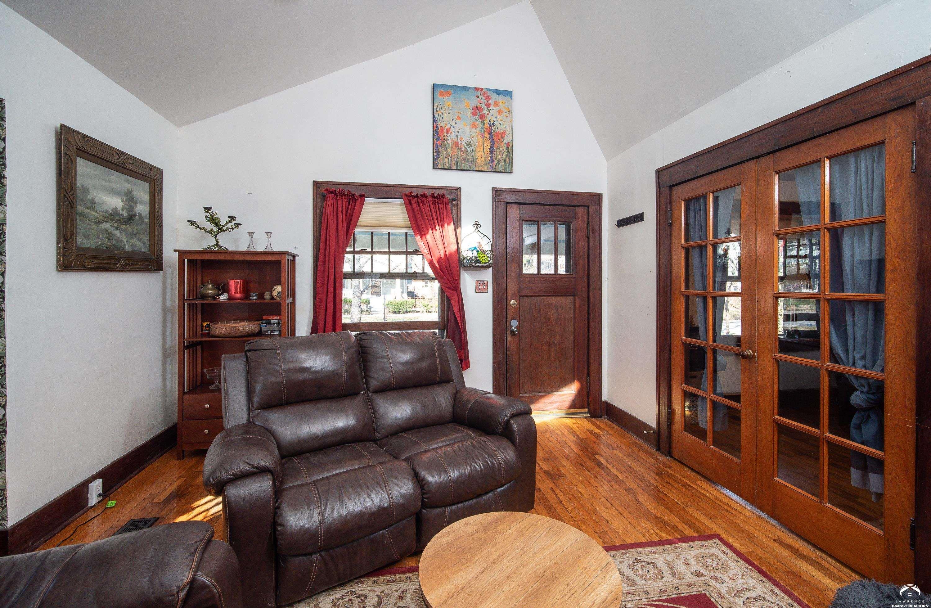 1644 Barker Avenue Lawrence, KS 66044 - Photo 8 of 37
