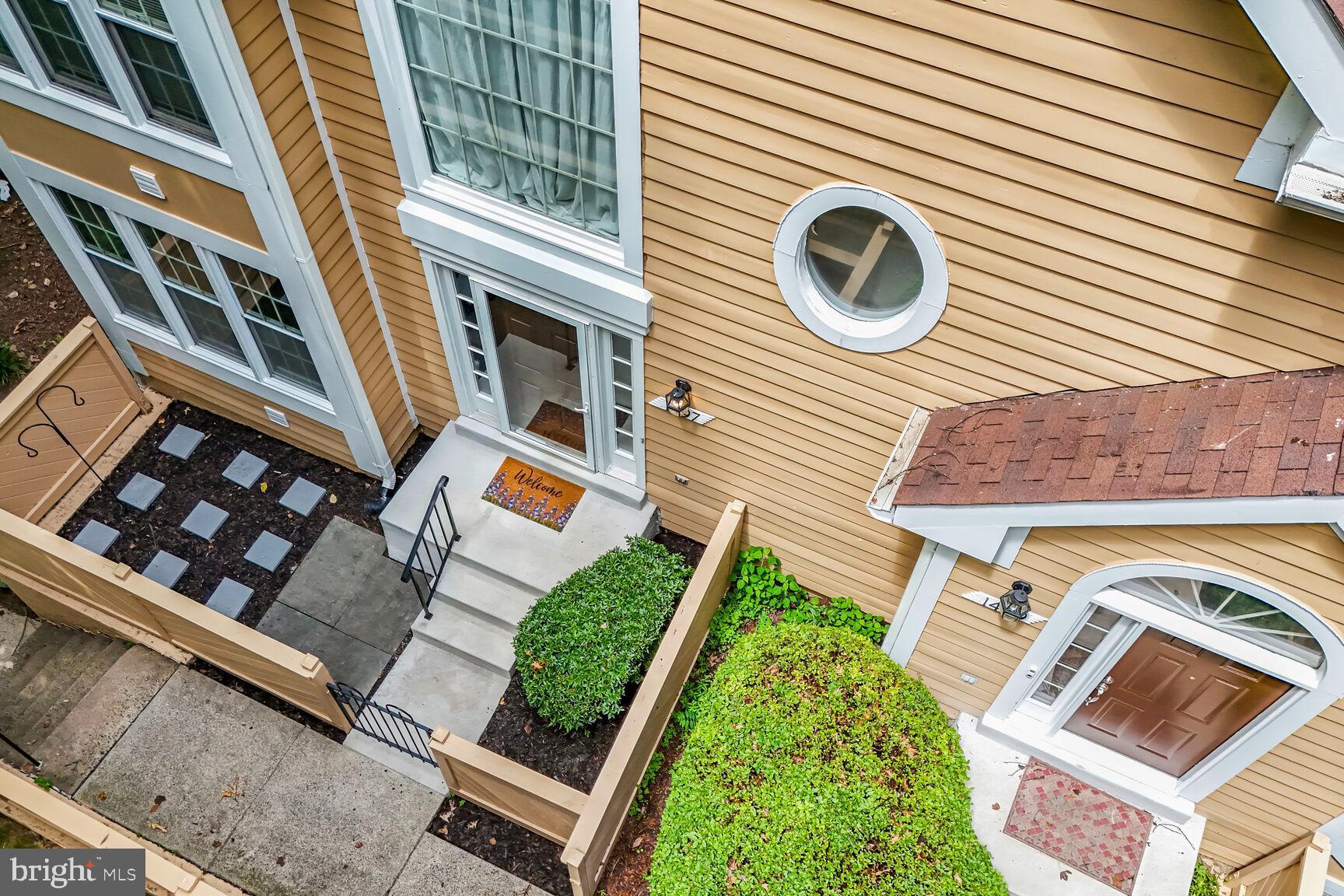 1497 Church Hill Place Reston, VA 20194 - Photo 4 of 30 Front door/courtyard