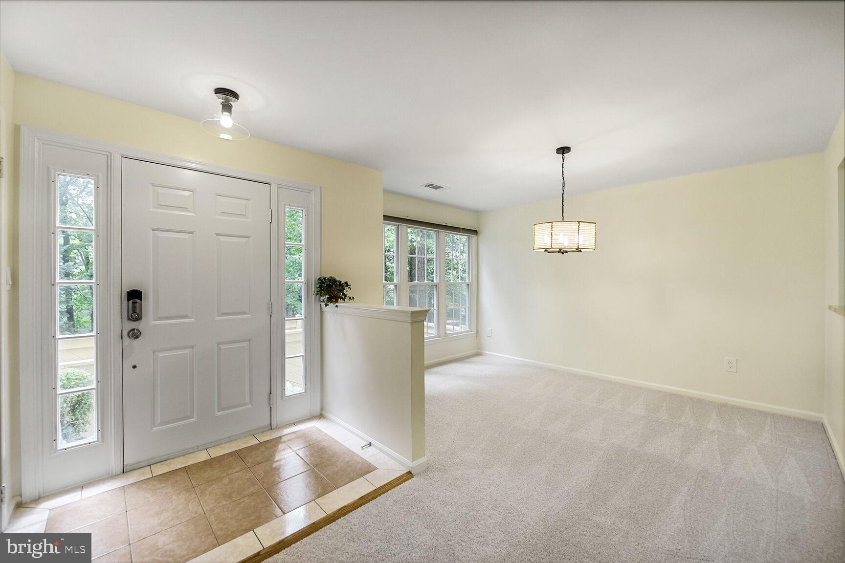 1497 Church Hill Place Reston, VA 20194 - Photo 9 of 30 Entry & Dining