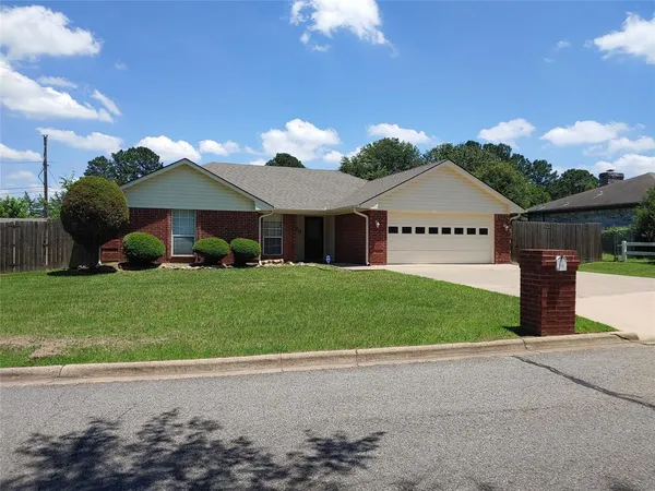 $225,000 | 1360 26th Street Northeast, Paris, TX 75460
