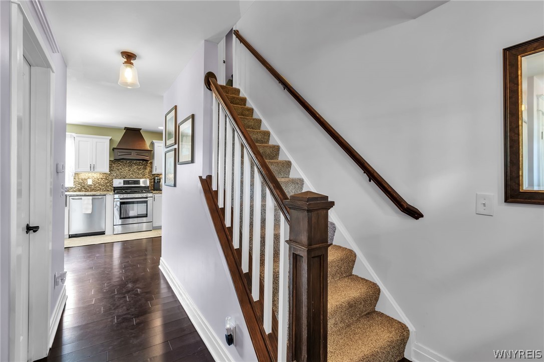 4988 Tonawanda Creek Road Pendleton, NY 14120 - Photo 3 of 50