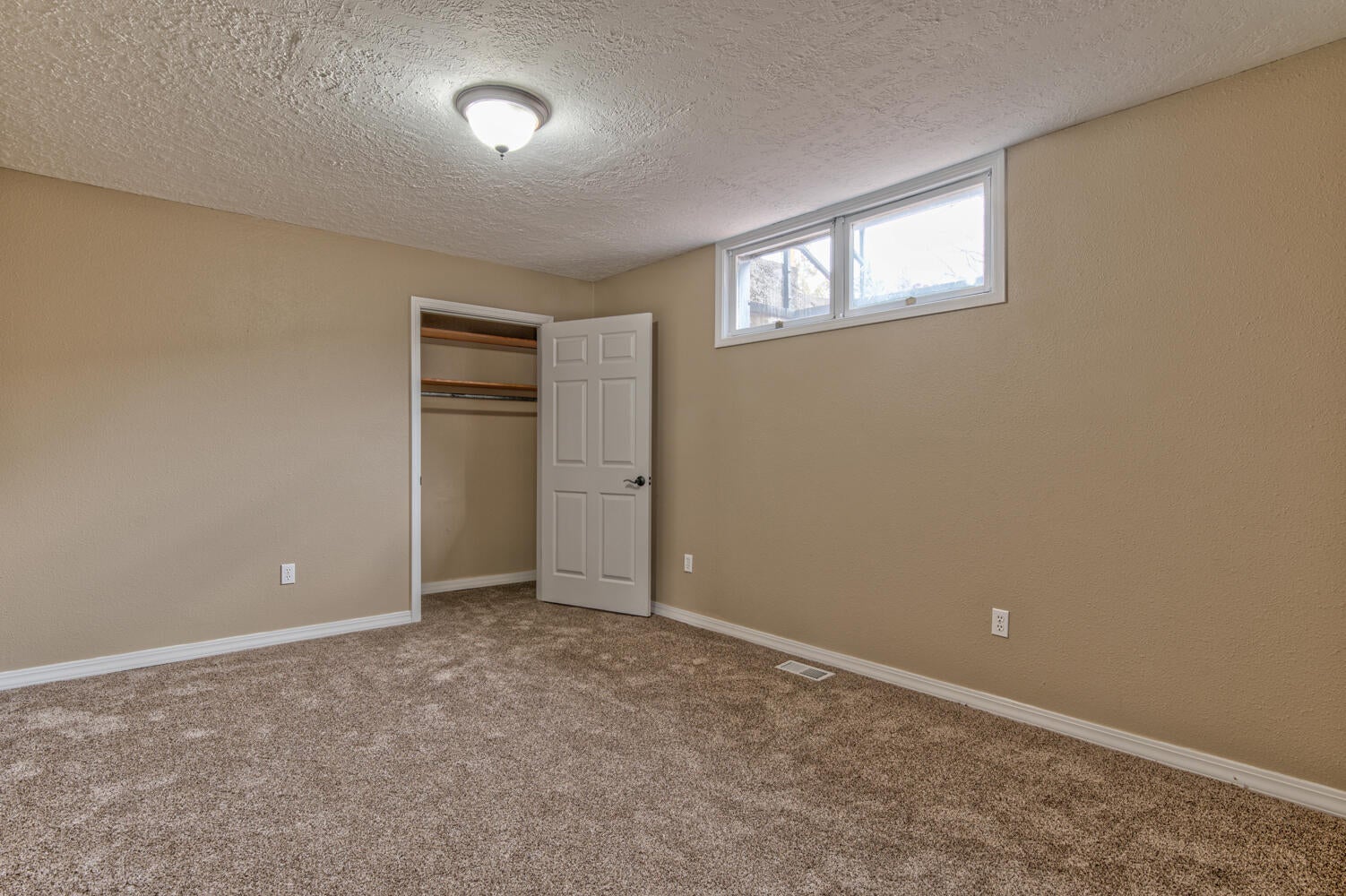 2101 Southwest Locust Way Madras, OR 97741 - Photo 29 of 50 Bedroom 4