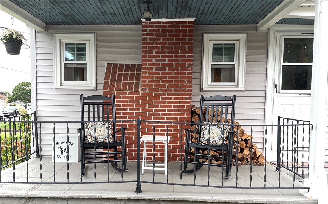 153 Woodhaven Road Pawtucket, RI 02861 - Photo 4 of 25 Gallery Image 4