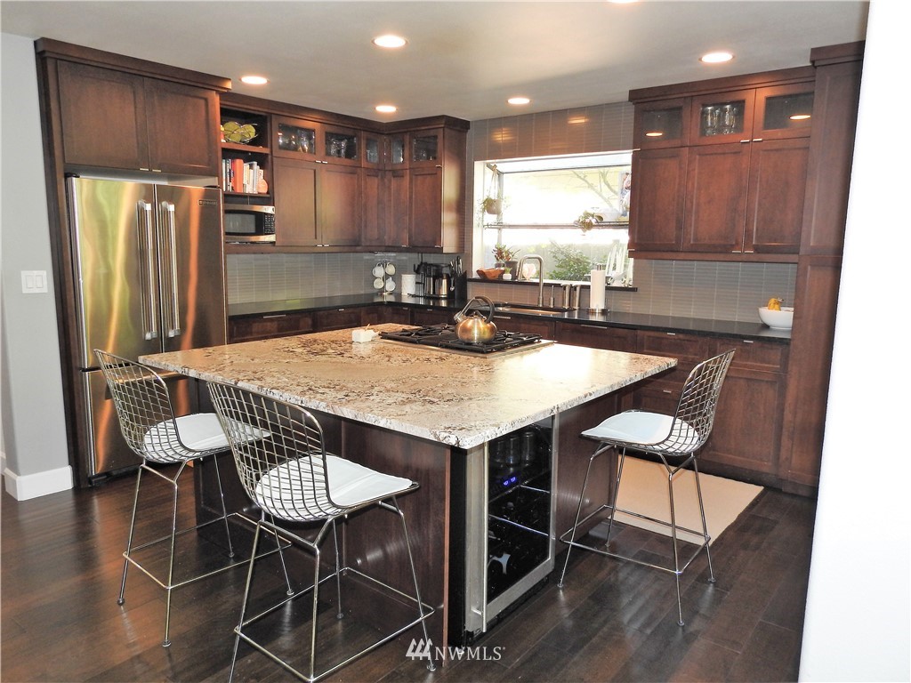 3142 Wells Avenue South Renton, WA 98055 - Photo 7 of 25 Gallery Image 7