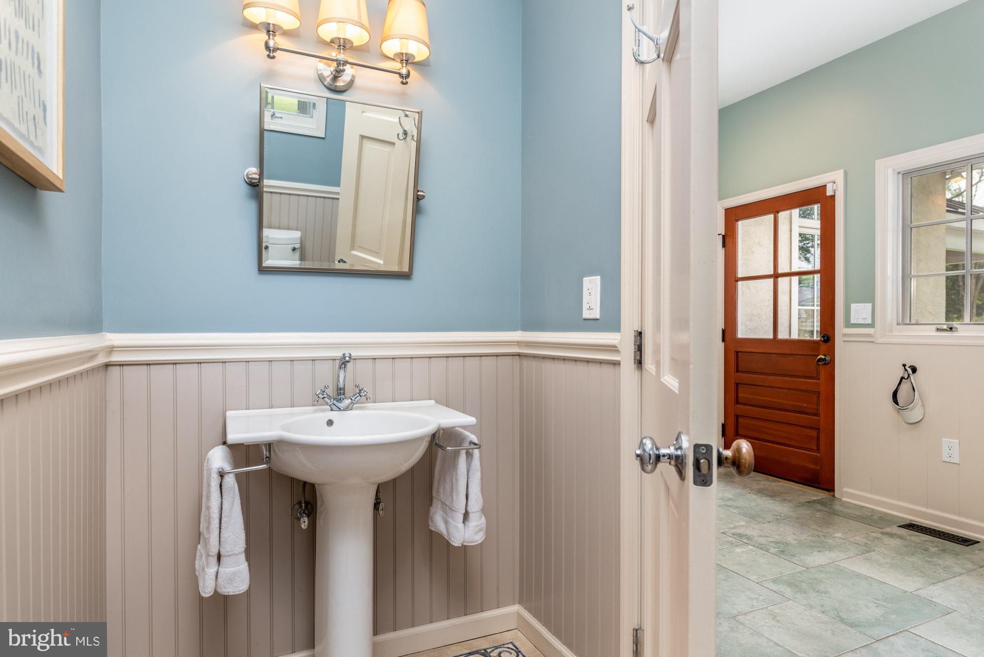 782 Hillview Road Malvern, PA 19355 - Photo 19 of 46 Powder Room