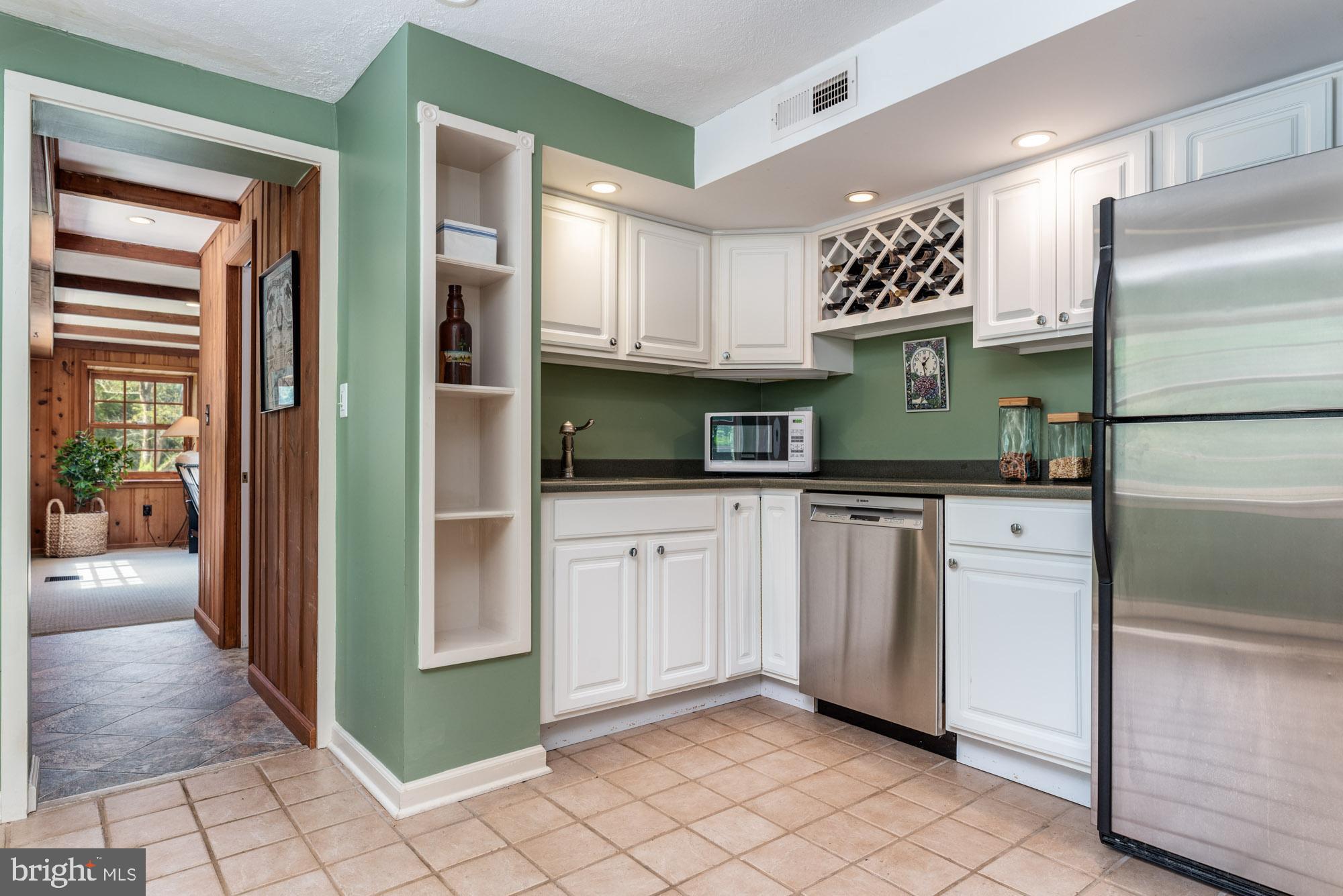 782 Hillview Road Malvern, PA 19355 - Photo 23 of 46 Kitchenette