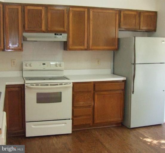 32 Kinsman View Circle Silver Spring, MD 20901 - Photo 15 of 19 Kitchen