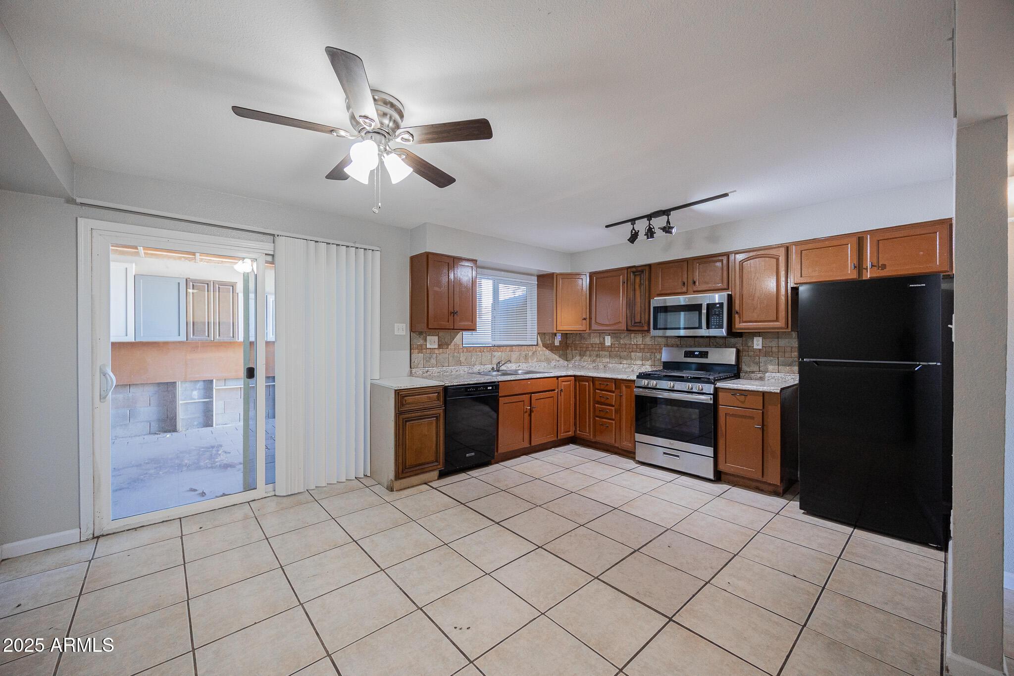 1414 North 27th Street, Unit 1 Phoenix, AZ 85008 - Photo 8 of 19 Photo #8