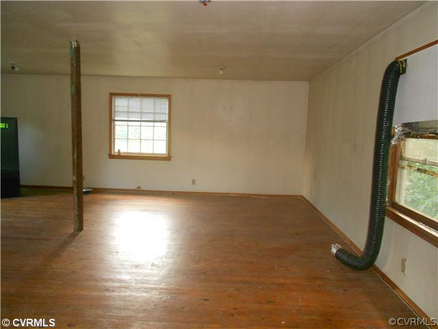 4819 Mt Sinai Road Prince George, VA 23875 - Photo 9 of 13 Parking Lot/Garage - 2nd floor of garage is huge,