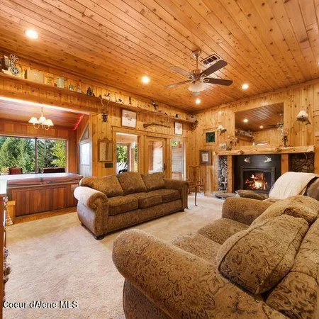 $1,100,000 | 142 Maria Pia Lane, Sagle, ID 83860