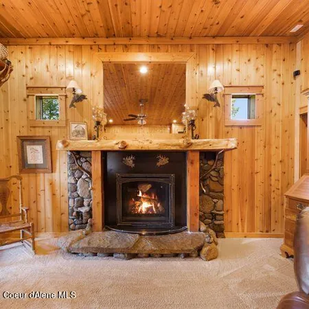 $1,100,000 | 142 Maria Pia Lane, Sagle, ID 83860