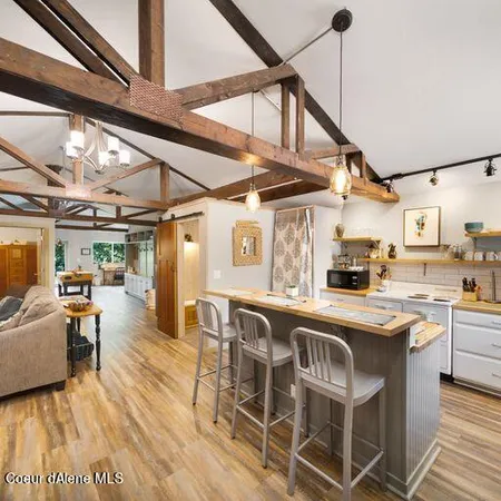 $1,100,000 | 142 Maria Pia Lane, Sagle, ID 83860