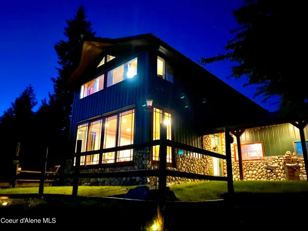 $1,100,000 | 142 Maria Pia Lane, Sagle, ID 83860
