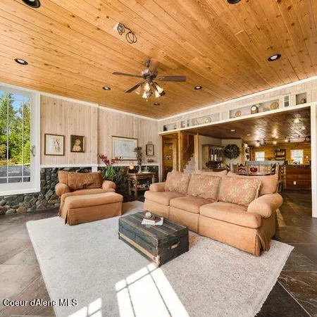 $1,100,000 | 142 Maria Pia Lane, Sagle, ID 83860