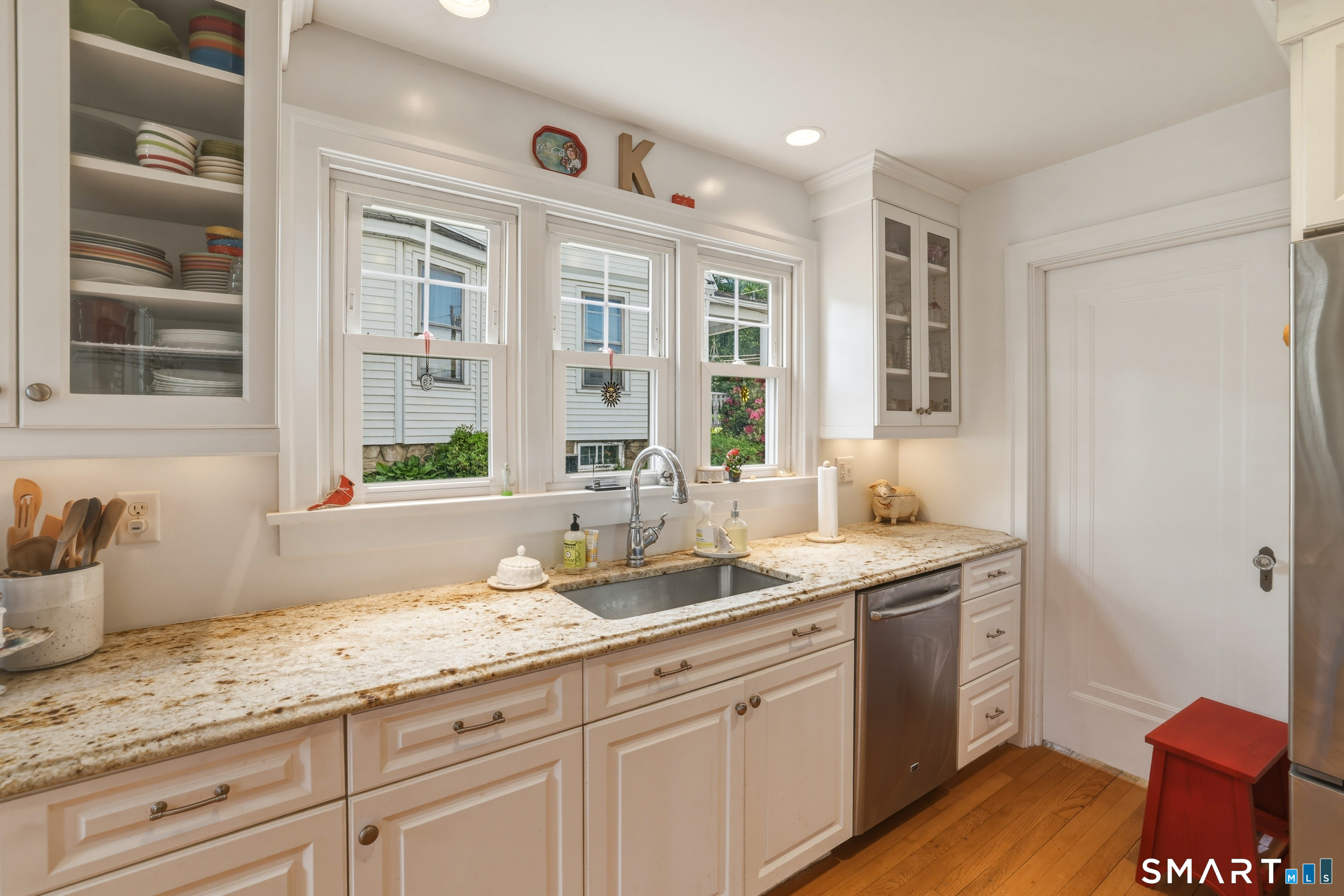 29 Wayland Avenue Waterbury, CT 06708 - Photo 11 of 33