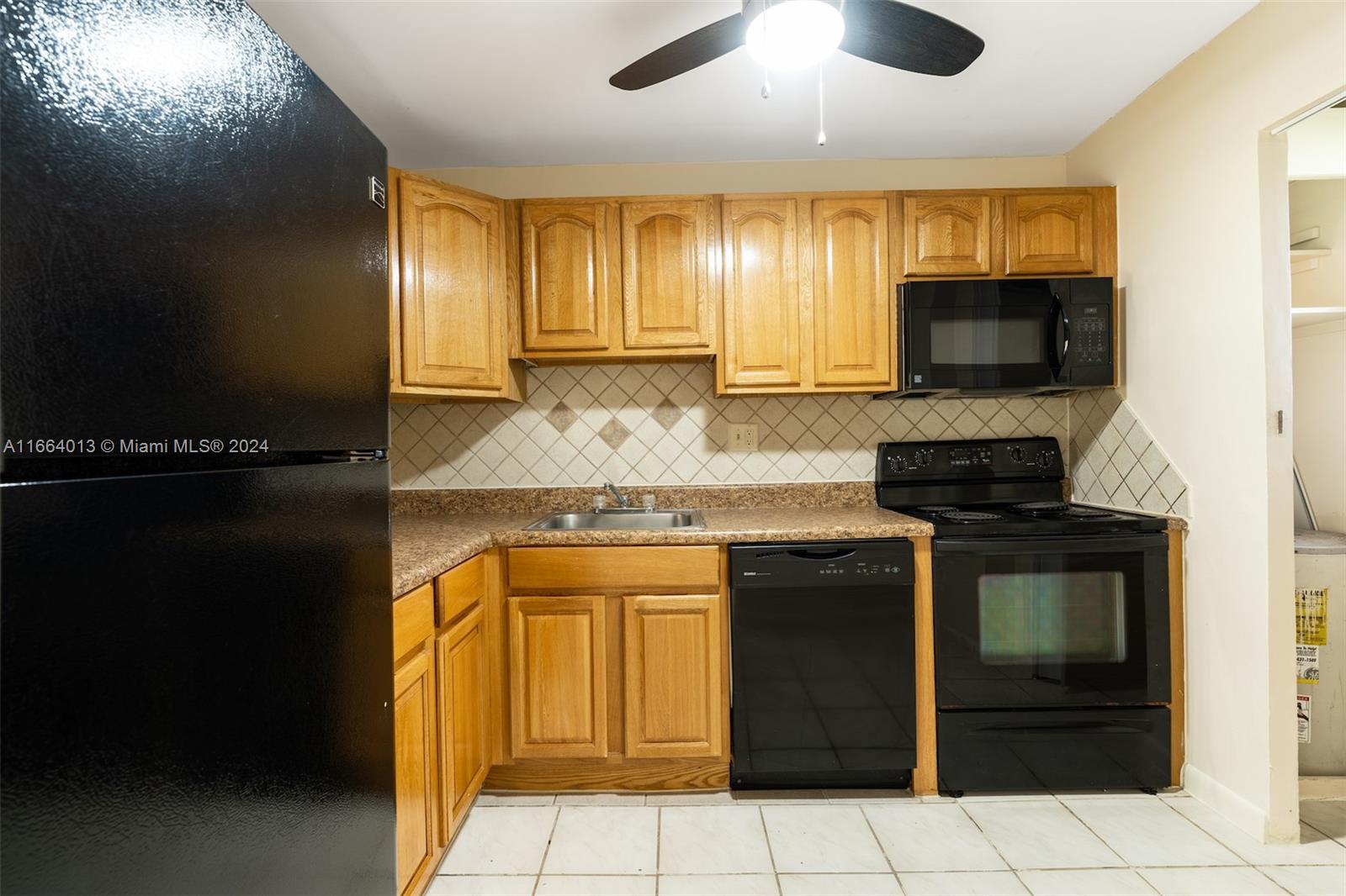 7900 South Colony Circle, Unit 101 Tamarac, FL 33321 - Photo 3 of 34