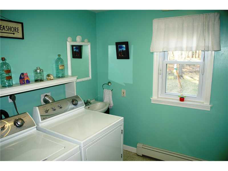 32 Donica Road York, ME 03909 - Photo 12 of 16 Bathroom.