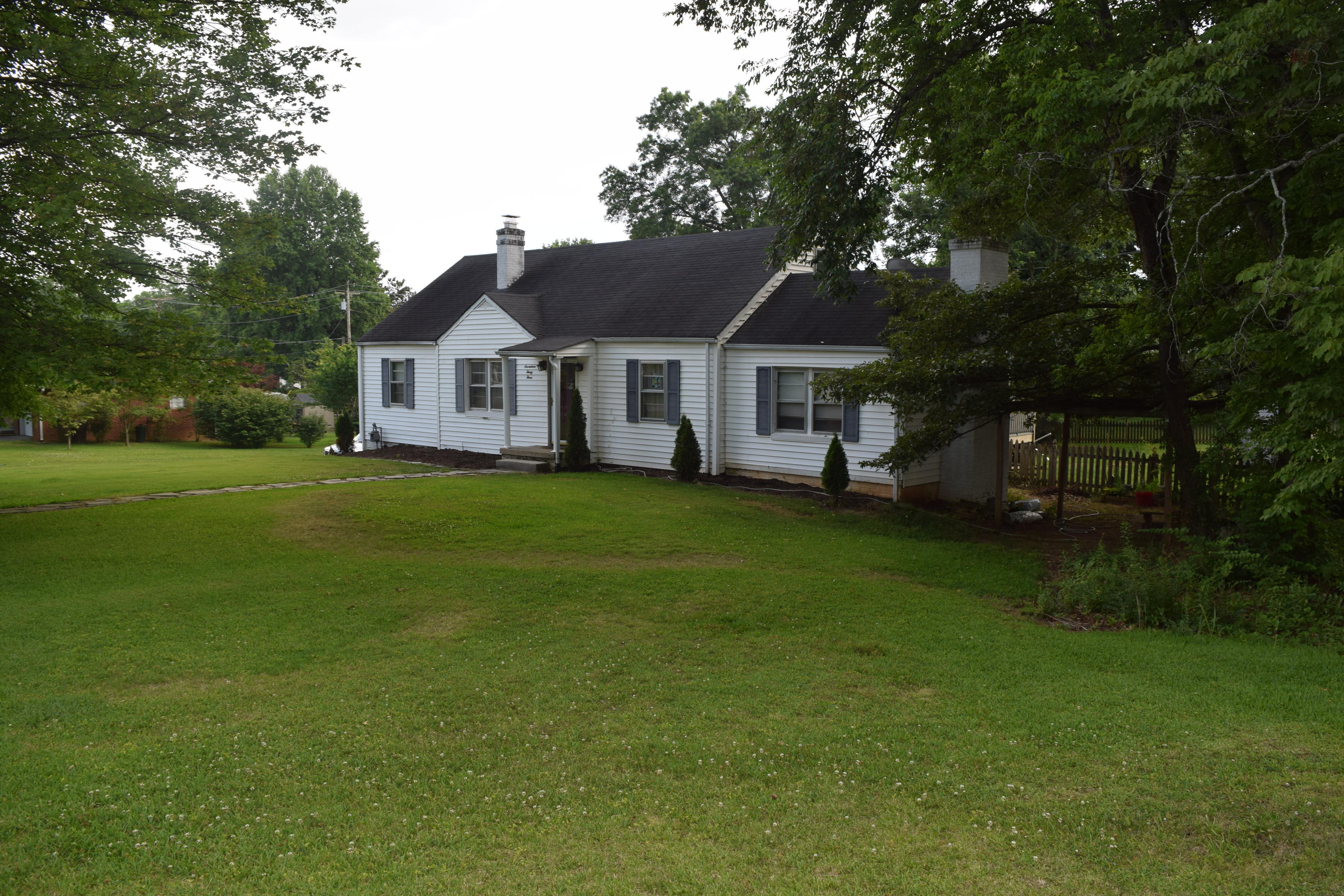 1733 Ramsay Street Alcoa, TN 37701 - Photo 4 of 39 DSC_0255