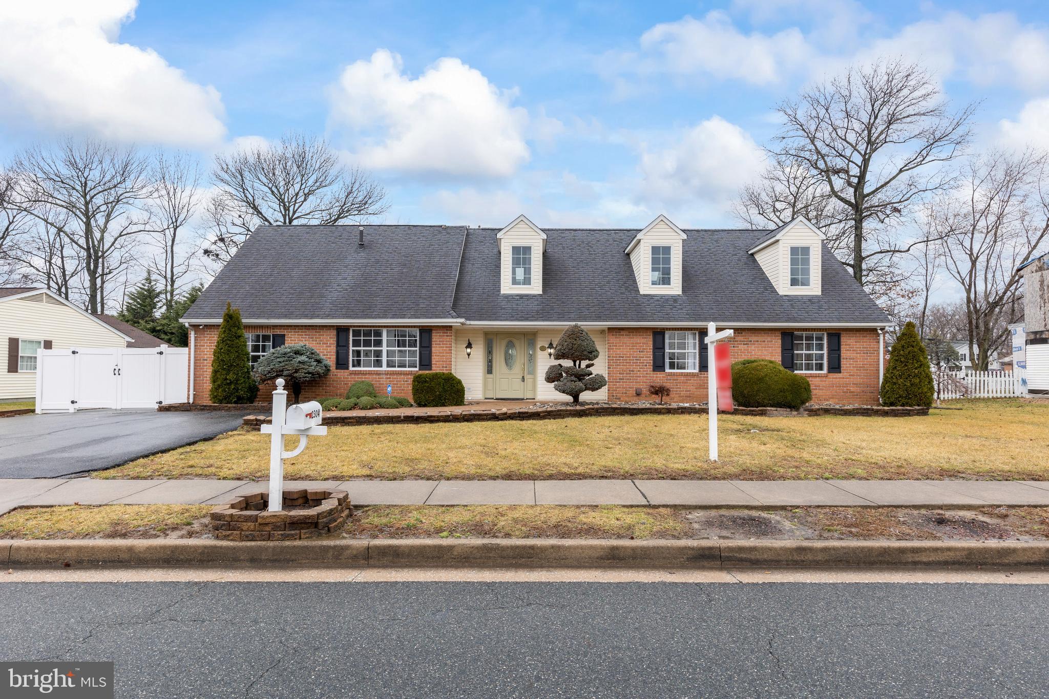 2304 Maple Road Baltimore, MD 21219 - Photo 1 of 61
