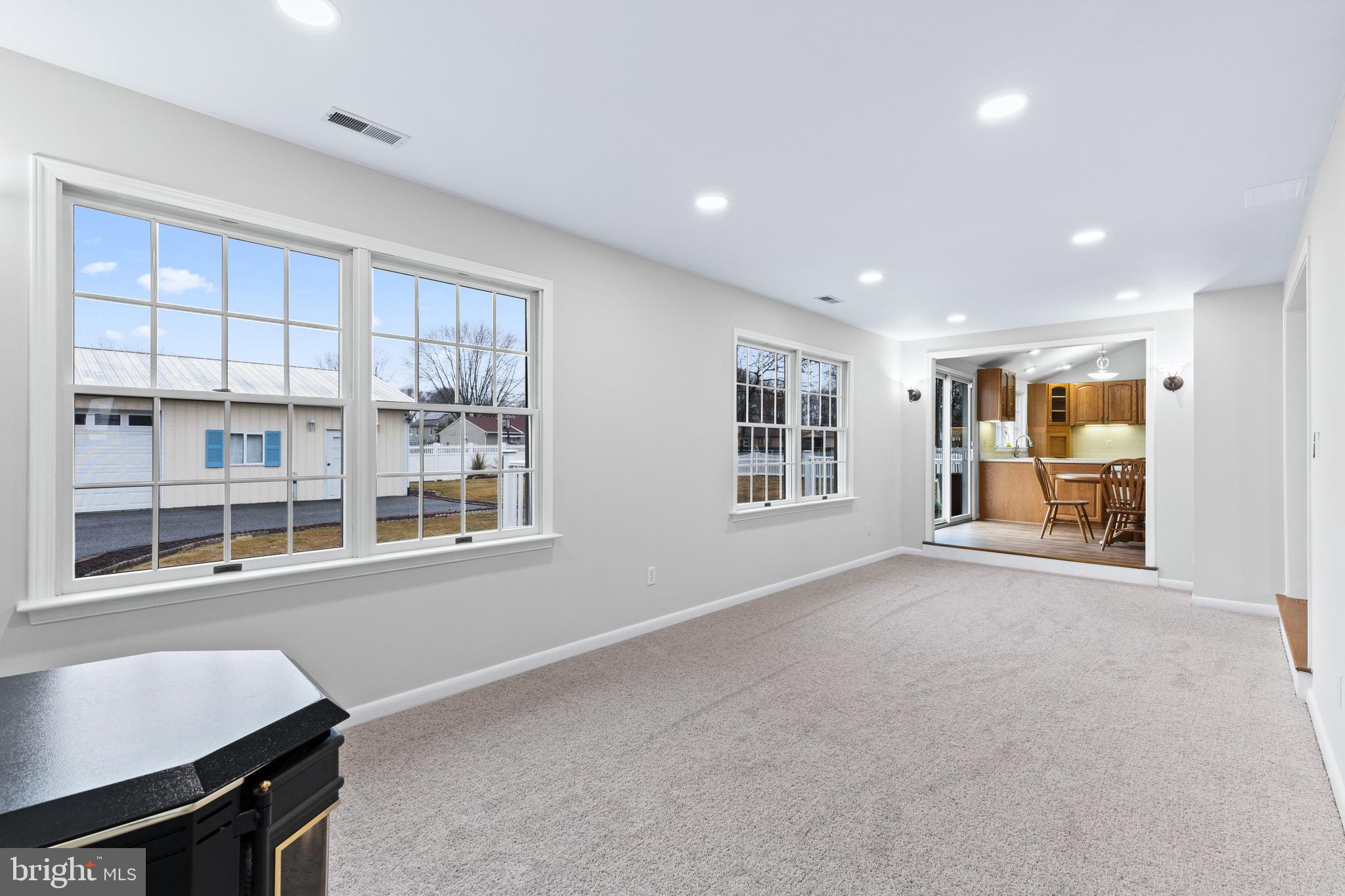 2304 Maple Road Baltimore, MD 21219 - Photo 22 of 61 Family room another angle