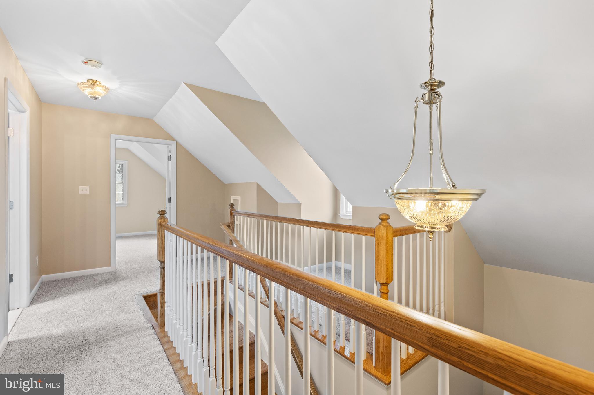 2304 Maple Road Baltimore, MD 21219 - Photo 37 of 61 Upper level hallway