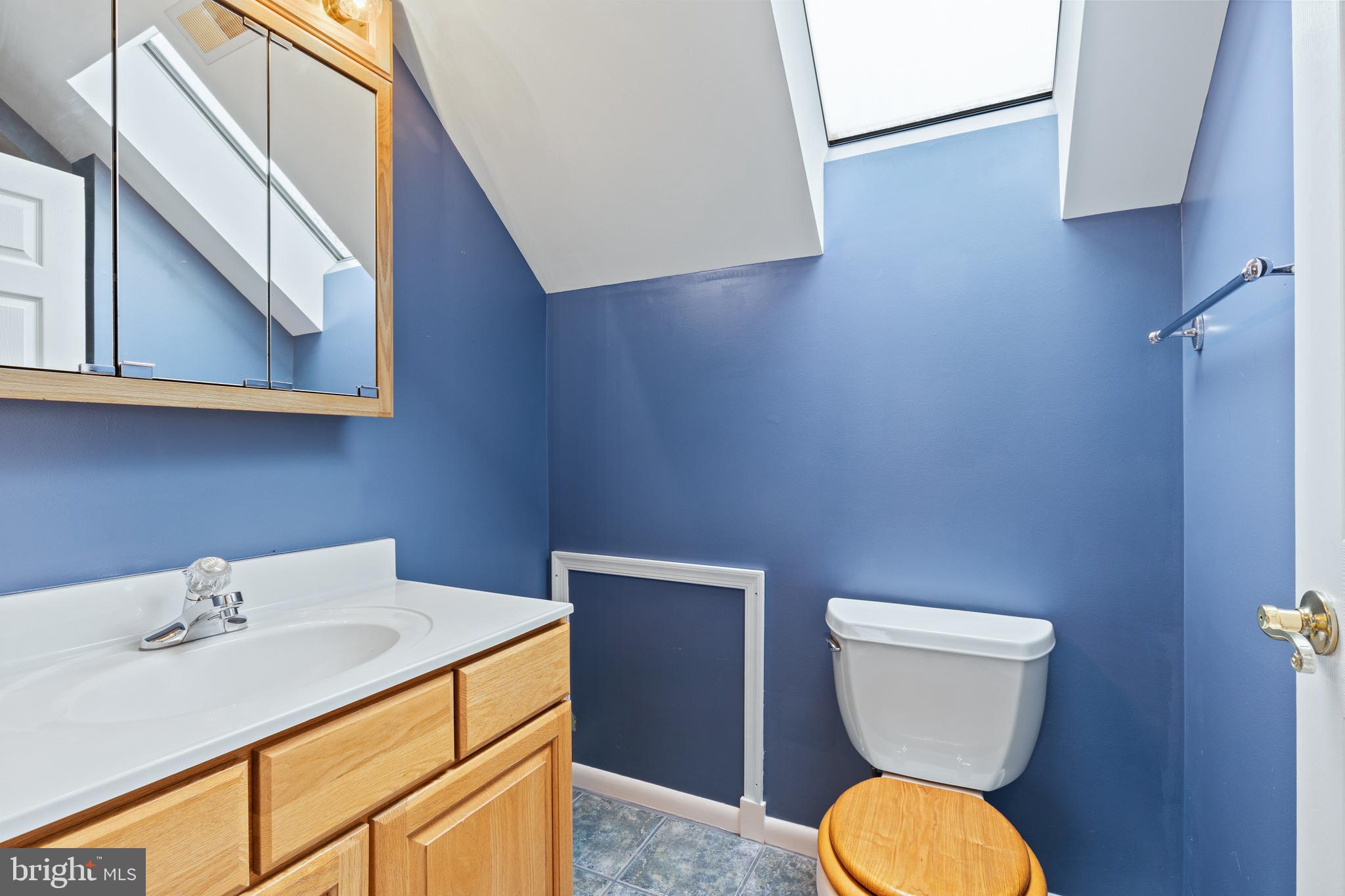 2304 Maple Road Baltimore, MD 21219 - Photo 44 of 61 Upper hall bath