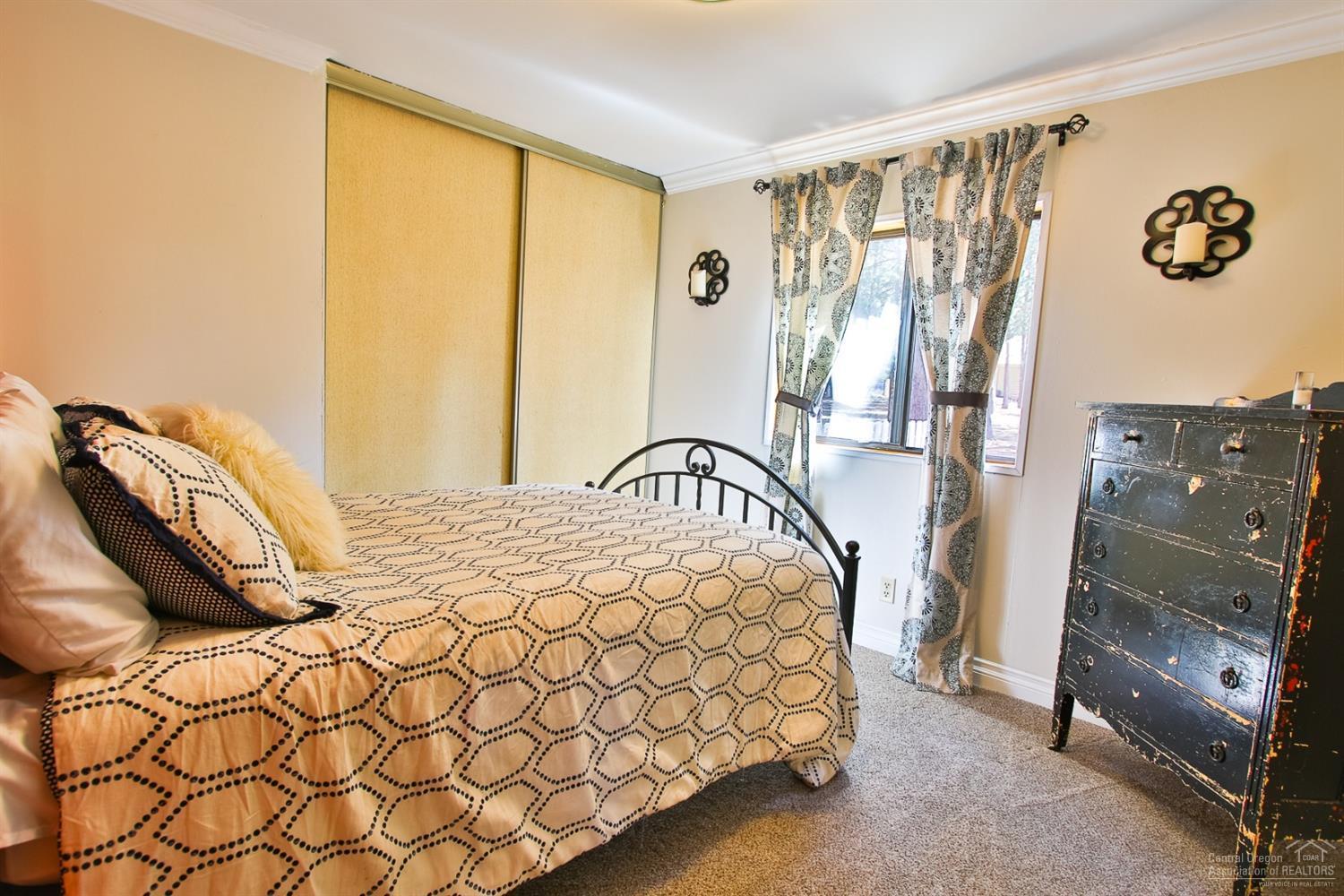 60198 Turquoise Road Bend, OR 97702 - Photo 14 of 25 Gallery Image 14