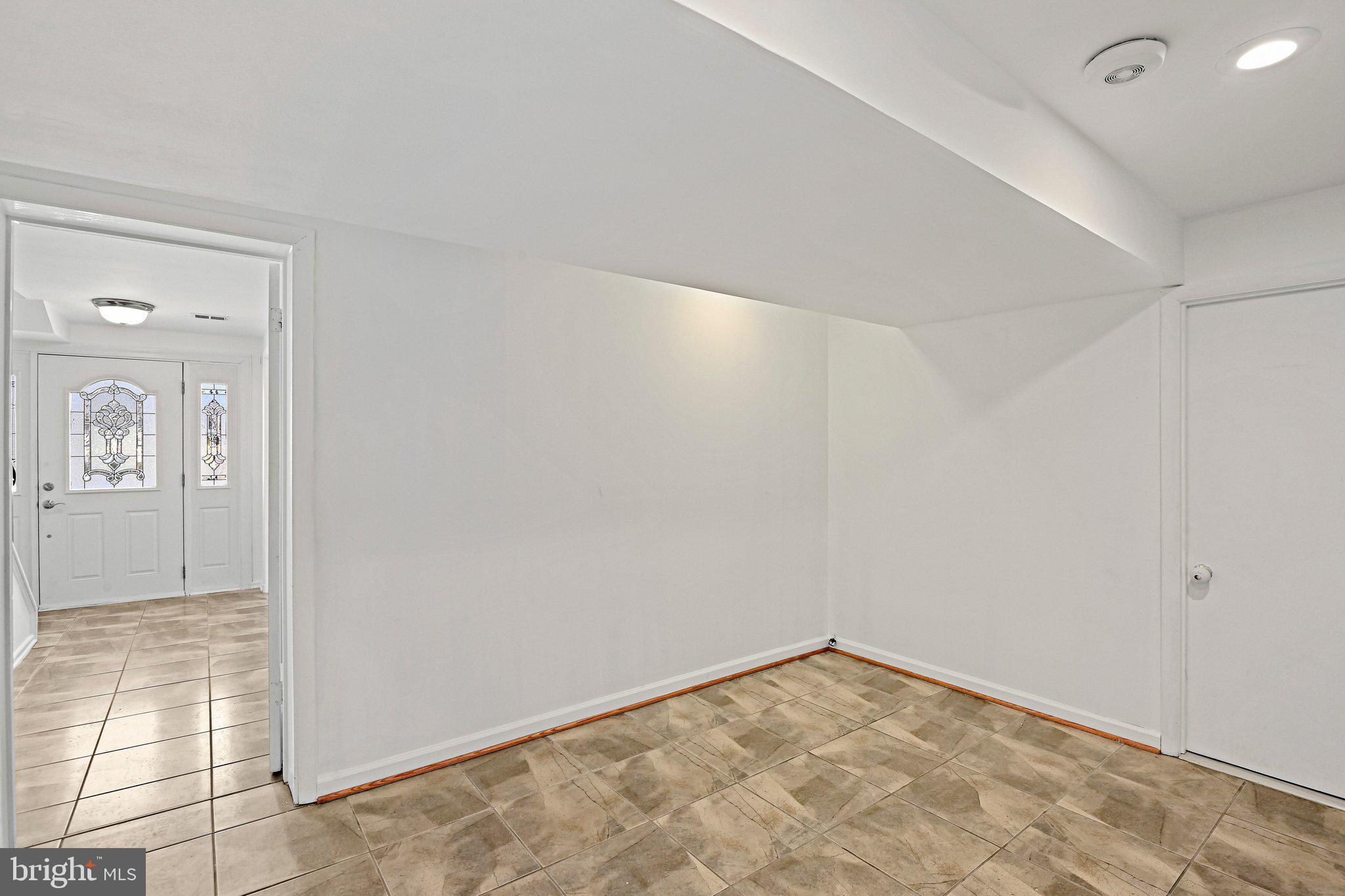 6713 Old Chesterbrook Road McLean, VA 22101 - Photo 10 of 38 wooden floor in a room