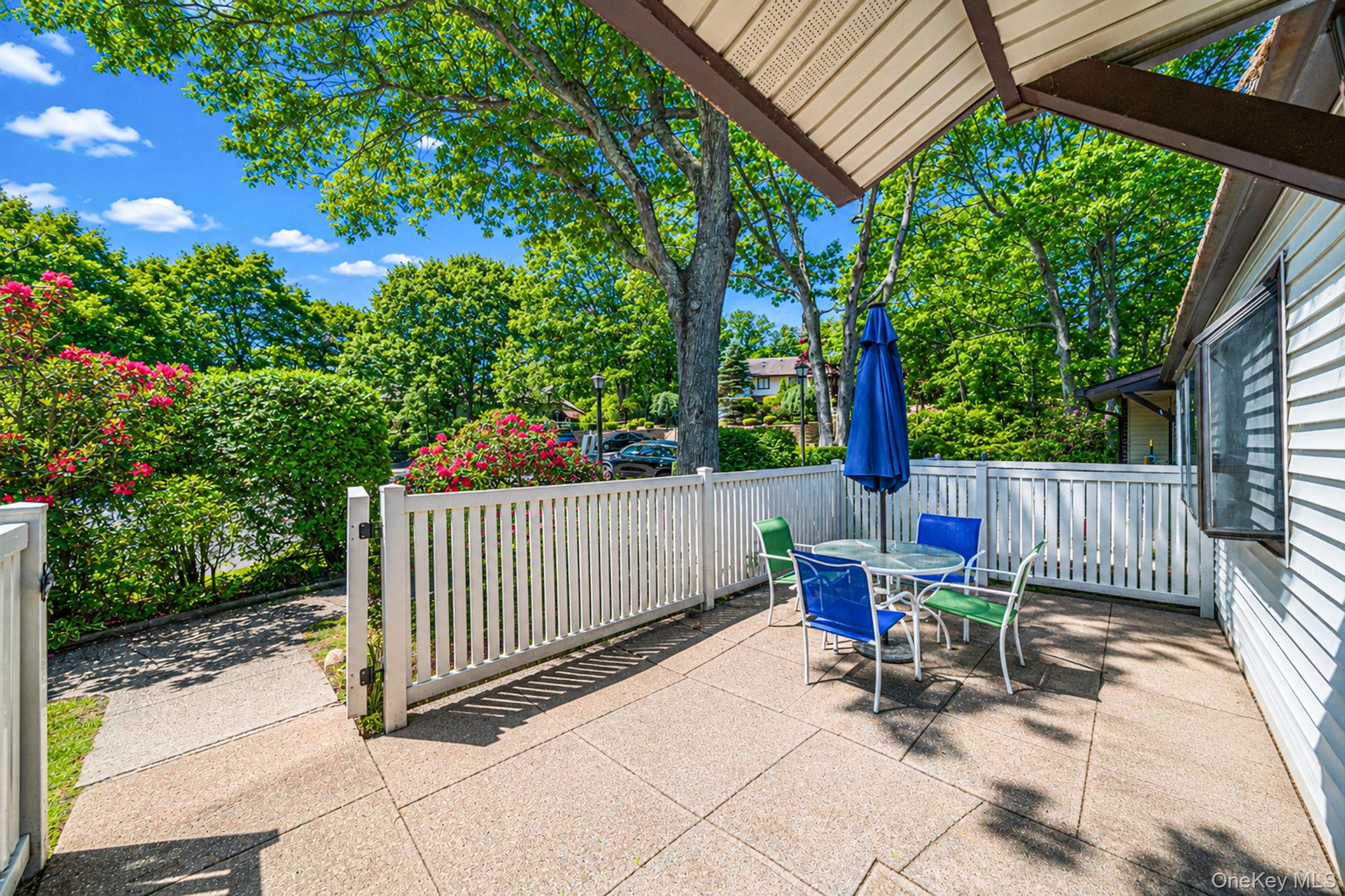 94 Birchwood Road Coram, NY 11727 - Photo 4 of 34
