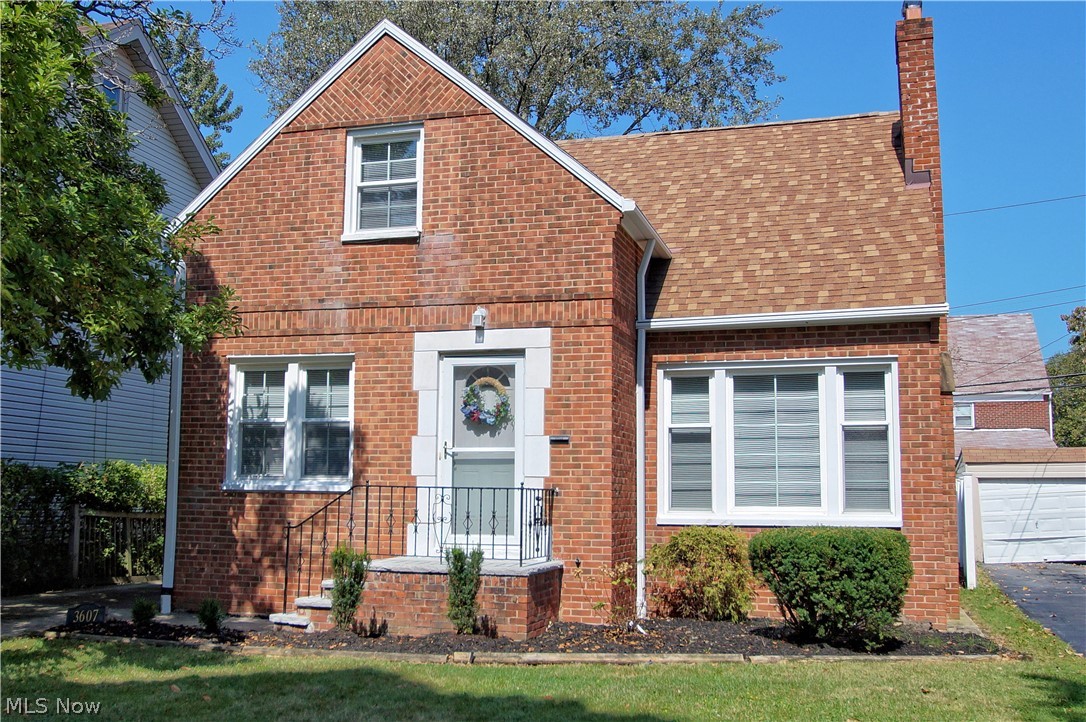 3607 Bainbridge Road Cleveland, OH 44118 - Photo 1 of 28