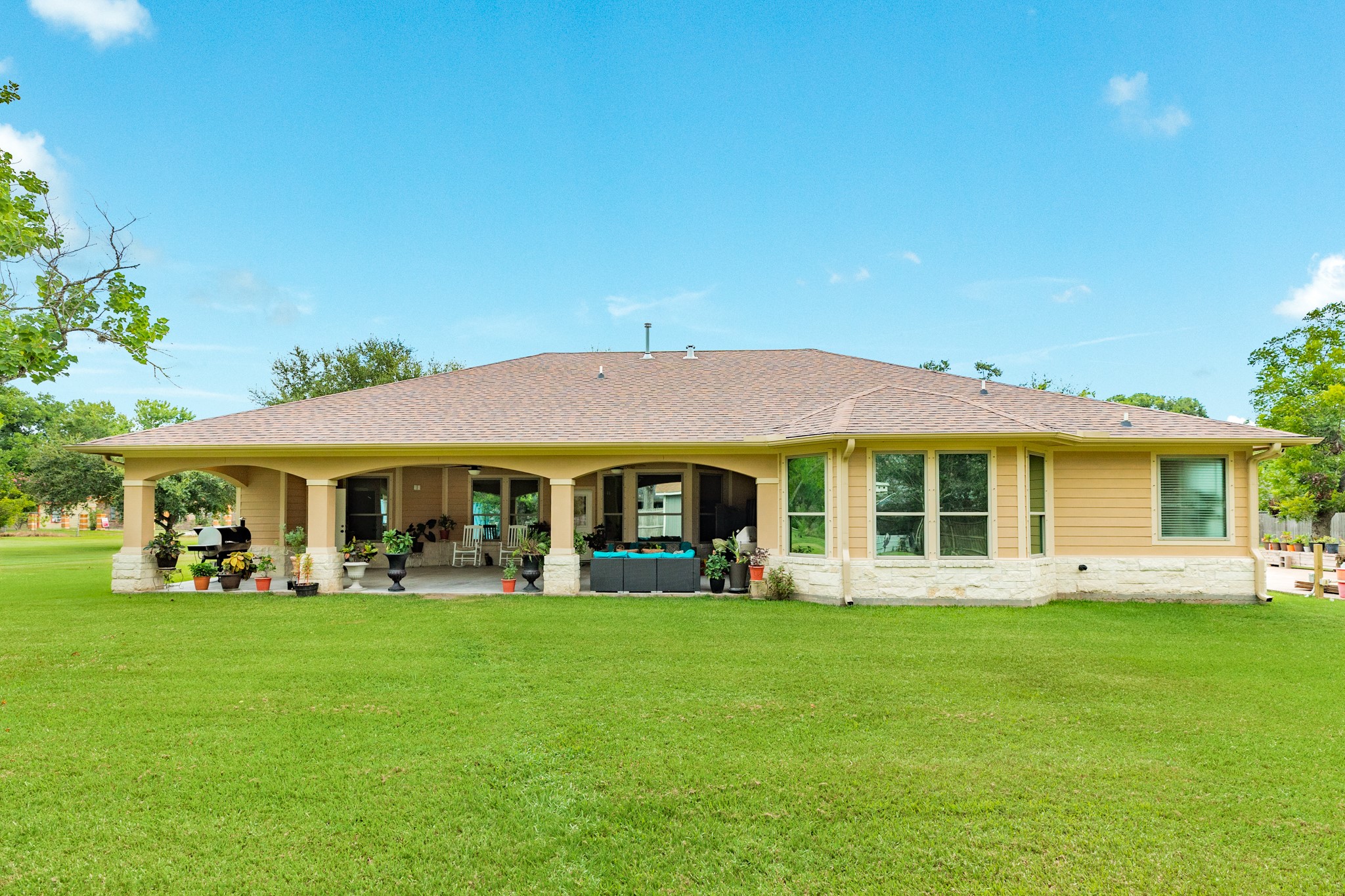 309 Hickman Lane Angleton, TX 77515 - Photo 33 of 37 Gallery Image 33