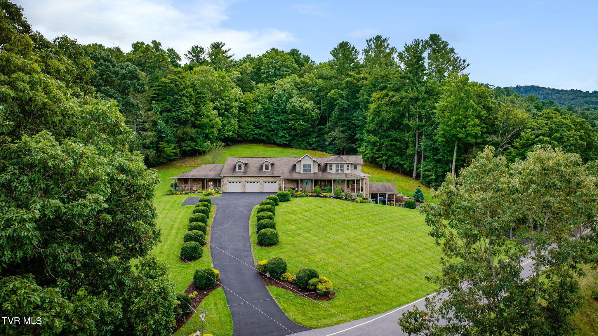 205 Fishery Loop Road Erwin, TN 37650 - Photo 2 of 87 002