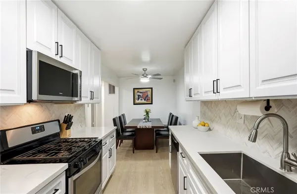 $449,000 | 6904 Radford Avenue, Unit 5, North Hollywood, CA 91605