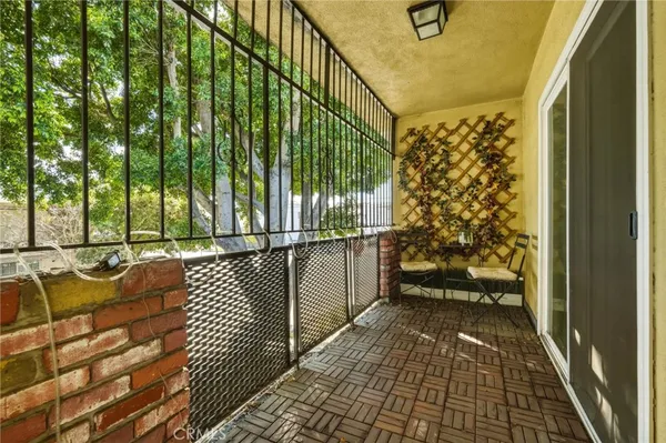$449,000 | 6904 Radford Avenue, Unit 5, North Hollywood, CA 91605